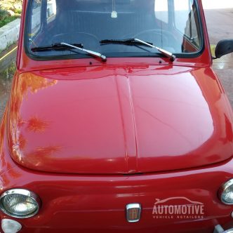 Red Fiat 500L